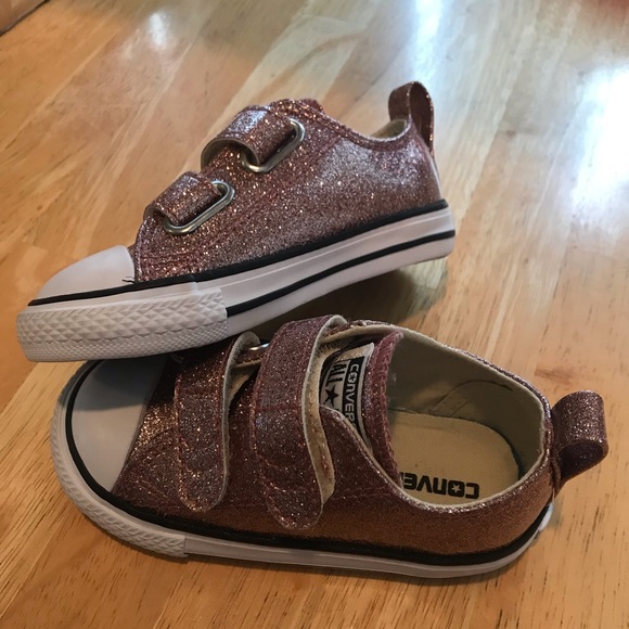 Toddler size 6 converse - Picture 3 of 4